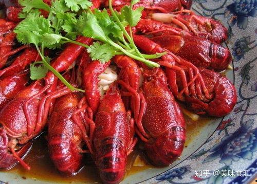 边吃小龙虾边吃瓜,夏日狂欢美食盛宴